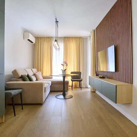 South Primorsko, Family With Terrace And Free Parking Daire Primorsko